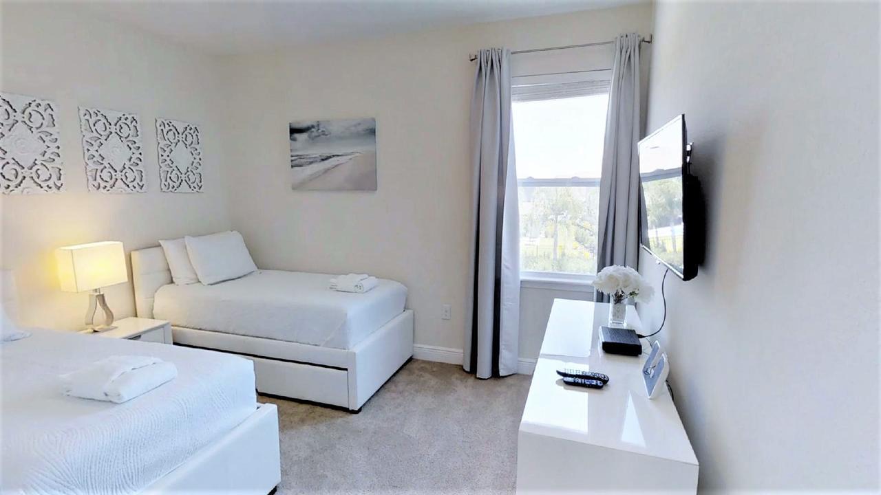 Holiday home 6 Bedroom Vacation With Pool Orlando